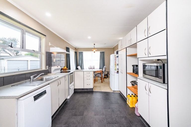 Photo of property in 12 Sinclair Avenue, Highbury, Palmerston North, 4412