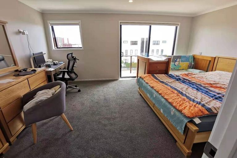 Photo of property in 117 Hobsonville Point Road, Hobsonville, Auckland, 0616