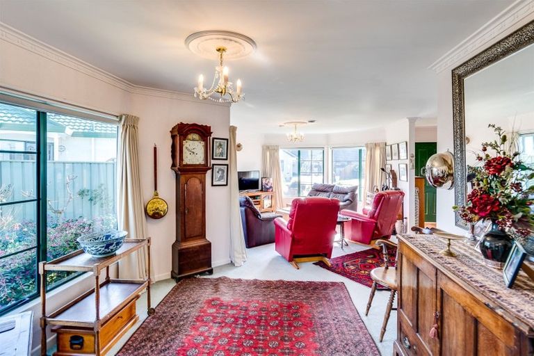 Photo of property in 3 Palace Court, Taradale, Napier, 4112