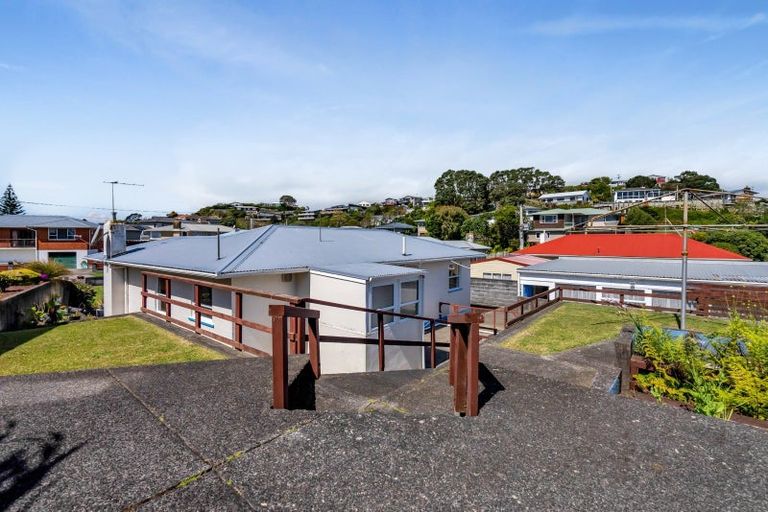 Photo of property in 3 Rospeath Crescent, Spotswood, New Plymouth, 4310