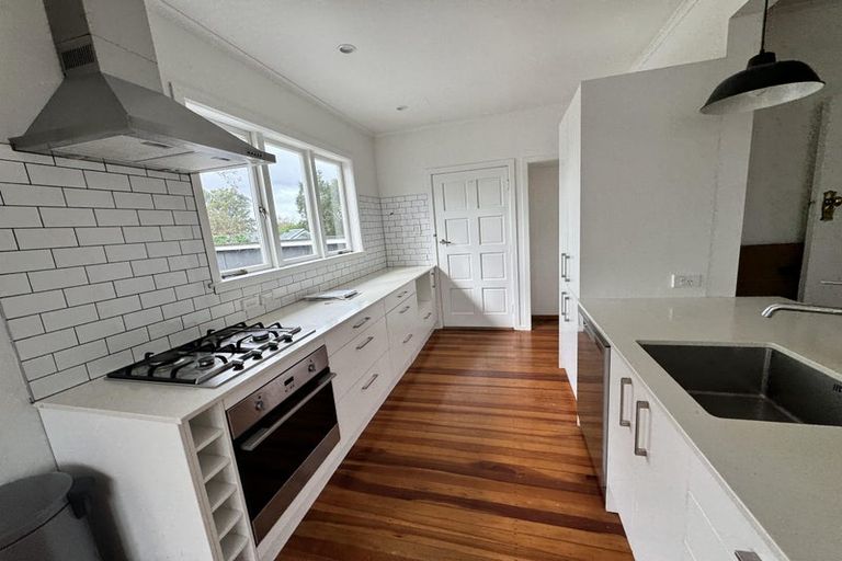 Photo of property in 45 Rua Road, Glen Eden, Auckland, 0602