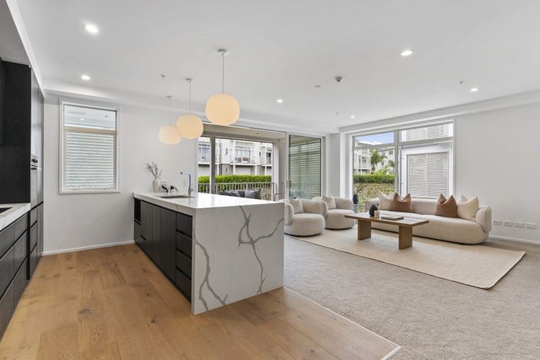 Photo of property in 121 Hibiscus Drive, Orewa, 0931