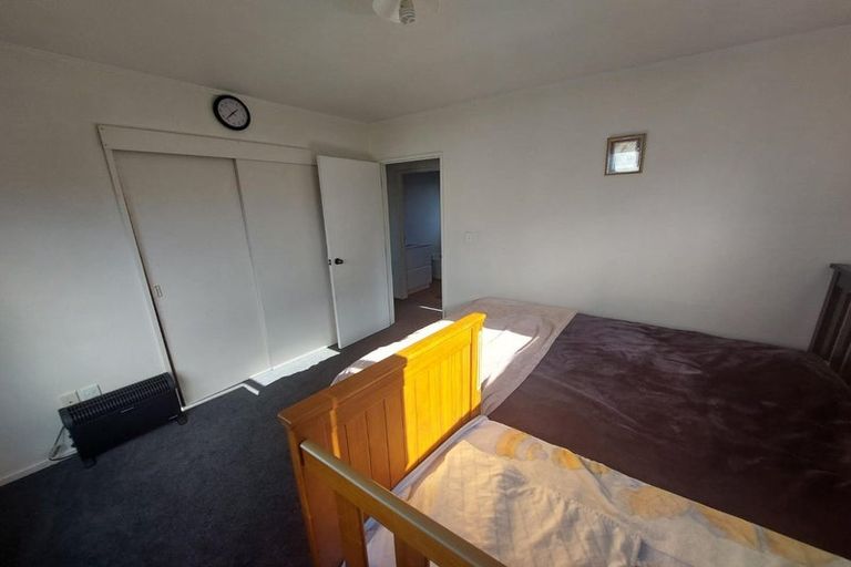 Photo of property in 10 Loughanure Place, Massey, Auckland, 0614