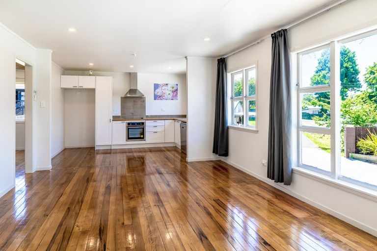 Photo of property in 15a Mildmay Road, Henderson, Auckland, 0610