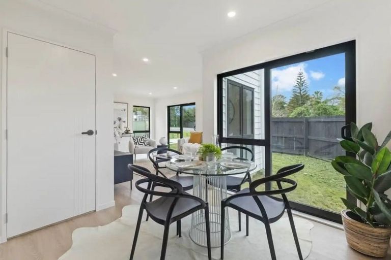 Photo of property in 559c Great South Road, Rosehill, Papakura, 2113