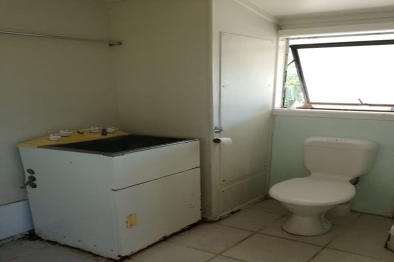 Photo of property in 162 Rathgar Road, Henderson, Auckland, 0610