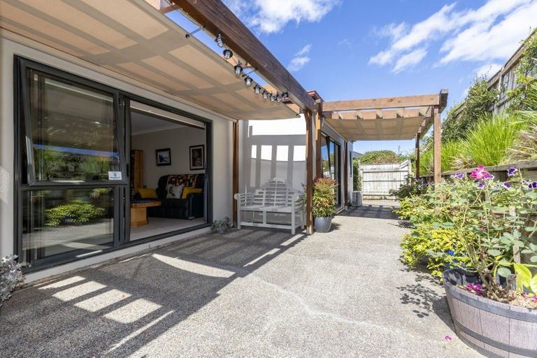 Photo of property in 14 San Priamo Place, Paraparaumu Beach, Paraparaumu, 5032