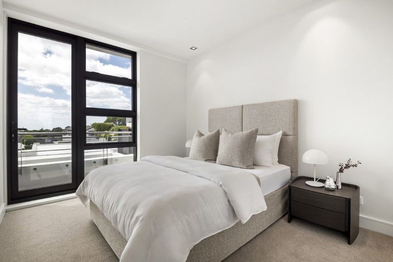 Photo of property in 10/258 Hurstmere Road, Takapuna, Auckland, 0622