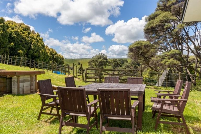 Photo of property in 1310 Old North Road, Helensville, 0875