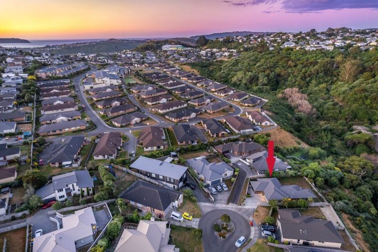 Photo of property in 14 Tararua Close, Aotea, Porirua, 5024