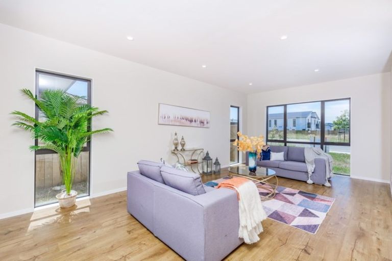 Photo of property in 4 Konoba Avenue, Kumeu, 0810