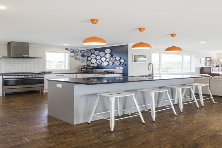 Photo of property in 25 Hartwell Drive, Kelvin Grove, Palmerston North, 4470