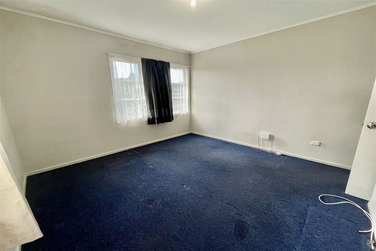 Photo of property in 12 Strid Road, Te Atatu South, Auckland, 0610