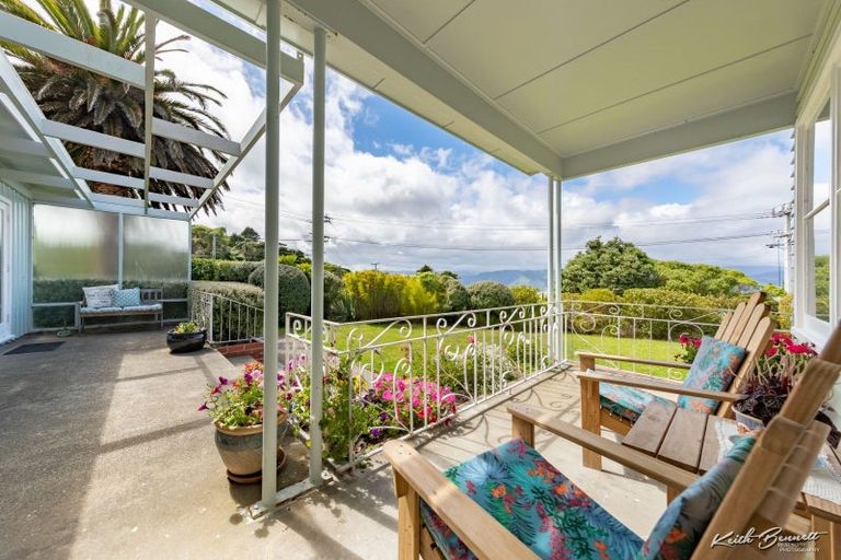 Photo of property in 39 Maungaraki Road, Korokoro, Lower Hutt, 5012
