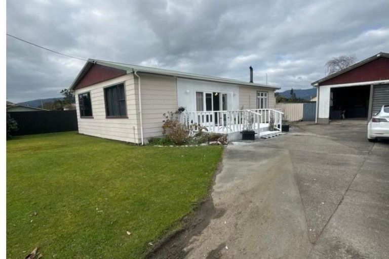 Photo of property in 10 Stout Street, Westport, 7825