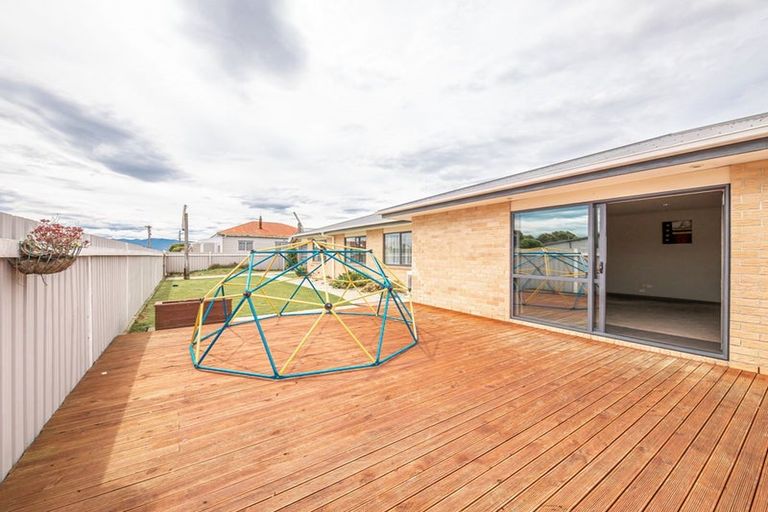 Photo of property in 33 Queen Street, Westport, 7825