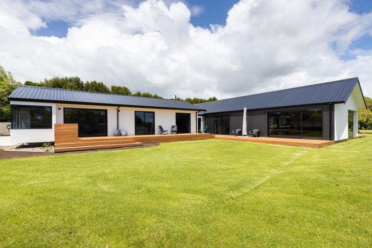 Photo of property in 244 Corbett Road, Paraite, New Plymouth, 4373