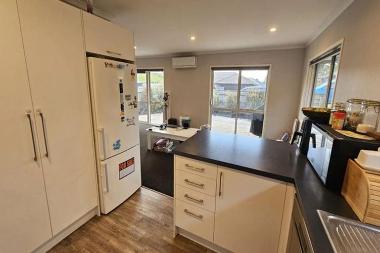 Photo of property in 10 Garrett Drive, Whalers Gate, New Plymouth, 4310