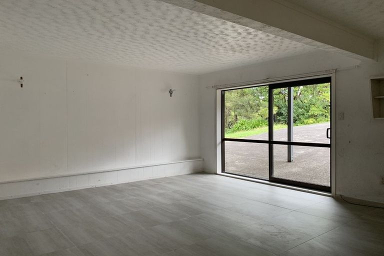 Photo of property in 51 Cyclarama Crescent, Massey, Auckland, 0614