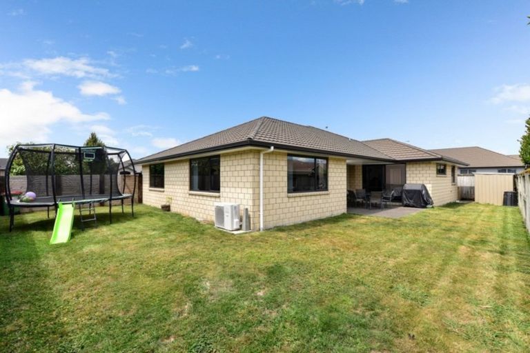 Photo of property in 158 Saint James Drive, Huntington, Hamilton, 3210