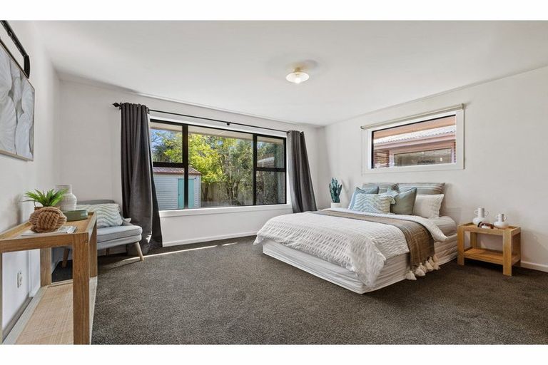Photo of property in 100 Prestons Road, Redwood, Christchurch, 8051