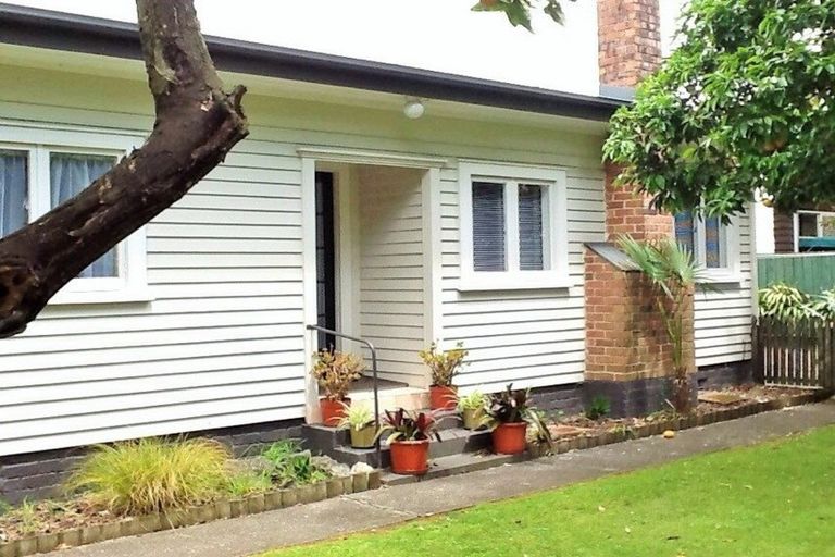 Photo of property in 1/21 Railway Street West, Papakura, 2110