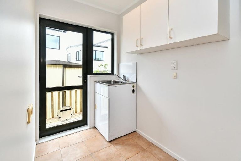 Photo of property in 15 Rathmar Drive, Manurewa, Auckland, 2105