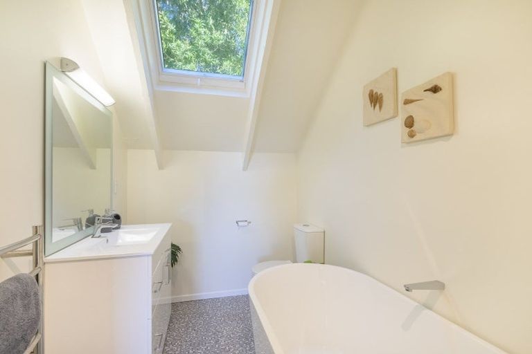 Photo of property in 93 Norton Park Grove, Waterloo, Lower Hutt, 5011