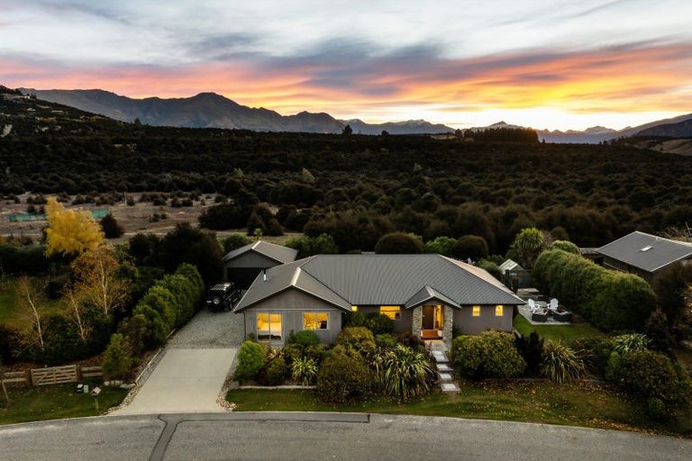 Photo of property in 11 Hikuwai Drive, Albert Town, Wanaka, 9305
