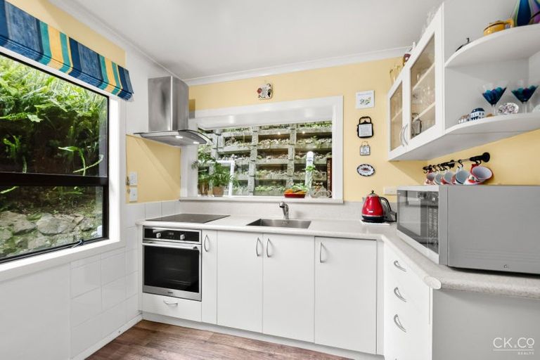 Photo of property in 239a Whites Line East, Waiwhetu, Lower Hutt, 5010