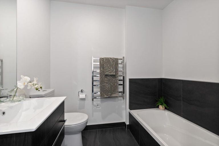 Photo of property in 22 Rua Kai Way, Brooklyn, Wellington, 6021