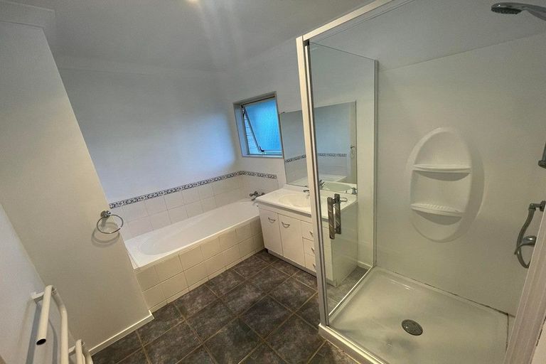 Photo of property in 22 Killygordon Place, Massey, Auckland, 0614