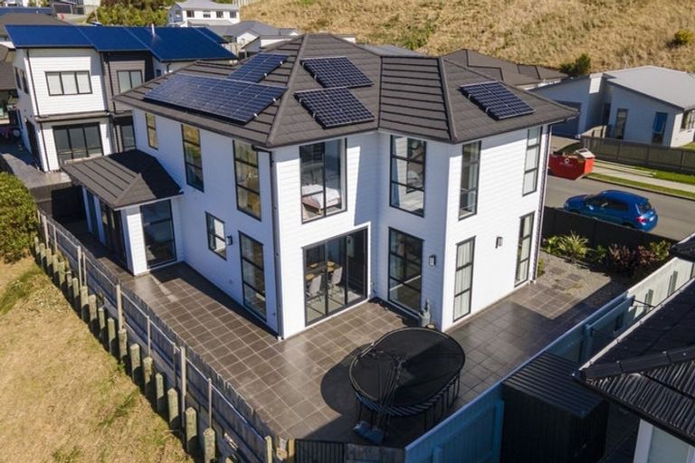 Photo of property in 14 Atherton Terrace, Churton Park, Wellington, 6037