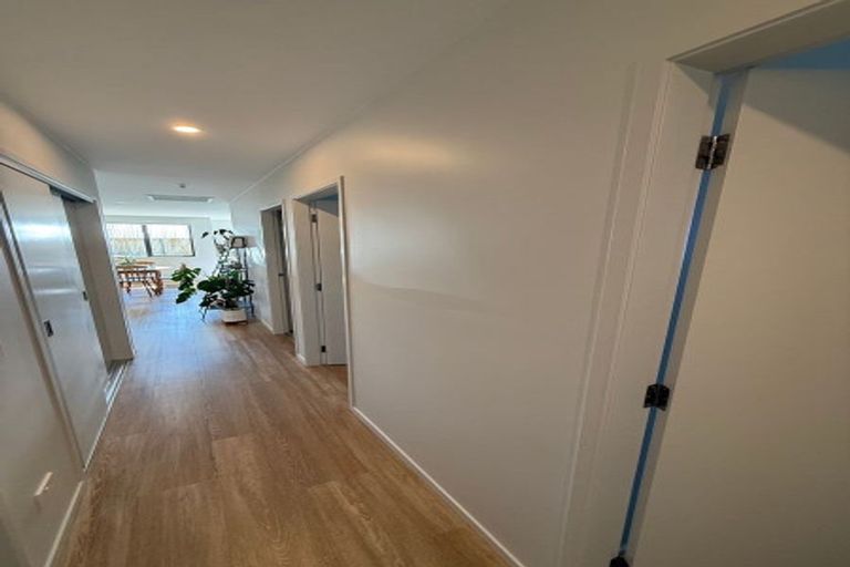 Photo of property in 2 Shelduck Road, Jacks Point, 9371