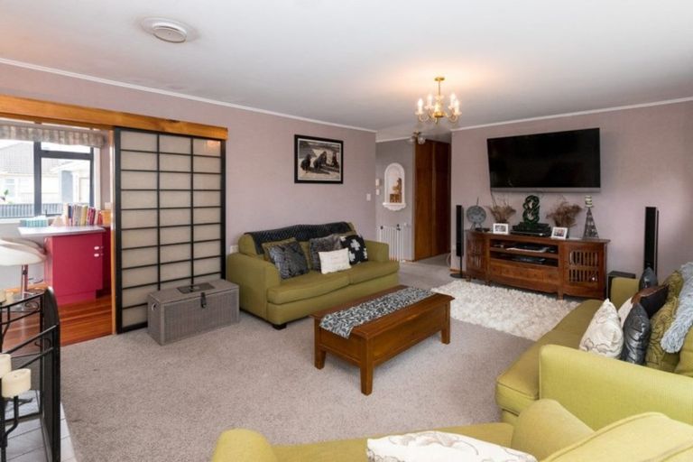 Photo of property in 1 Lancaster Street, Highbury, Palmerston North, 4412
