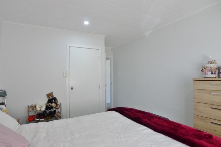 Photo of property in 1/29 Nikau Street, New Lynn, Auckland, 0600
