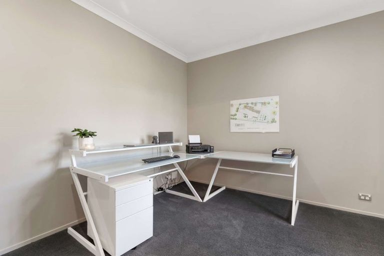 Photo of property in 6 Millbrook Drive, Waiuku, 2683