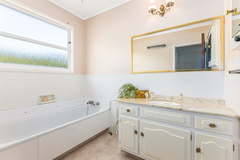 Photo of property in 71 Oriel Avenue, Tawa, Wellington, 5028
