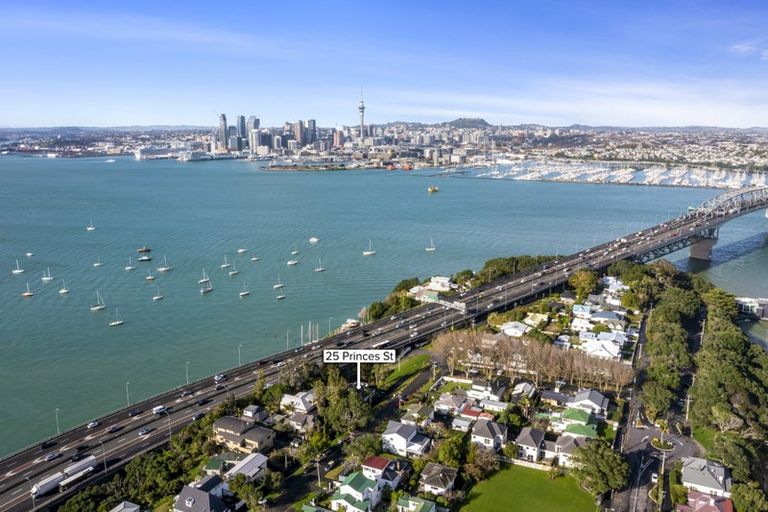 Photo of property in 25 Princes Street, Northcote Point, Auckland, 0627