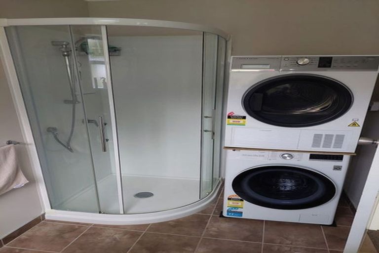 Photo of property in 25b Omega Street, Newlands, Wellington, 6037