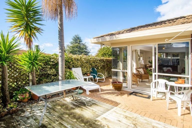 Photo of property in 18 Balmacewen Place, Mount Maunganui, 3116