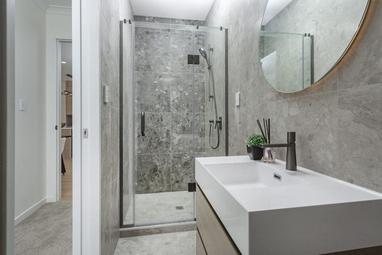 Photo of property in 24b Scarlock Avenue, Browns Bay, Auckland, 0630