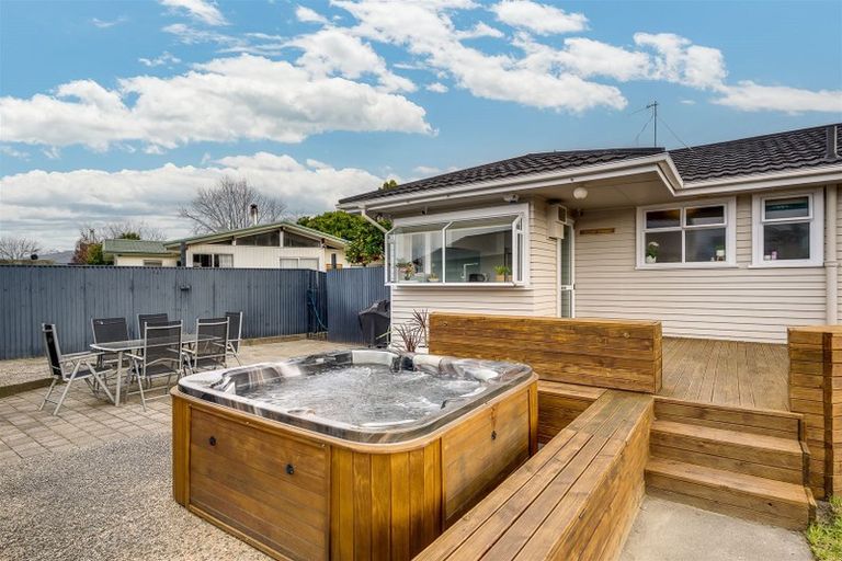 Photo of property in 53 O'dowd Road, Taradale, Napier, 4112