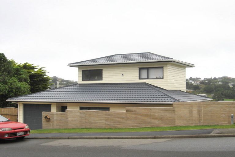 Photo of property in 29 Stewart Drive, Newlands, Wellington, 6037