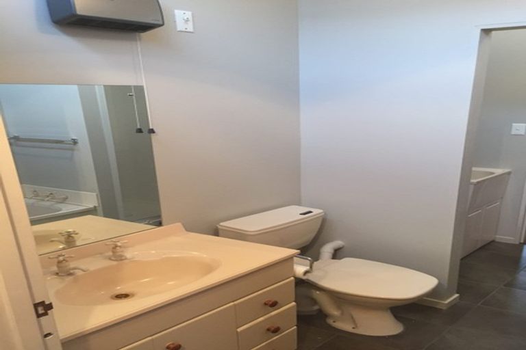 Photo of property in 33d Peverel Street, Riccarton, Christchurch, 8011