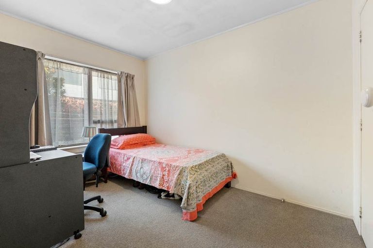 Photo of property in 1/15 Bramley Drive, Farm Cove, Auckland, 2012