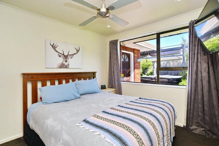 Photo of property in 11 Ludlow Place, Parklands, Christchurch, 8083