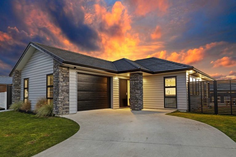 Photo of property in 53 Buddle Road, Wallaceville, Upper Hutt, 5018