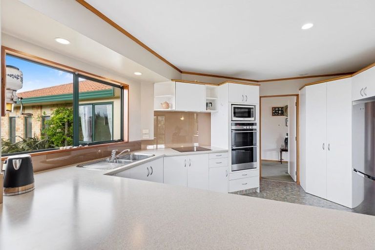 Photo of property in 122 Russley Drive, Mount Maunganui, 3116