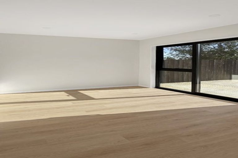 Photo of property in 43 Picnic Point Road, Hobsonville, Auckland, 0616